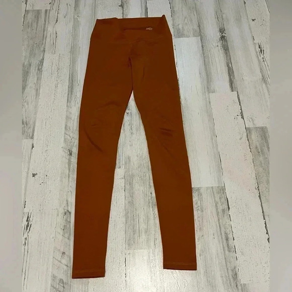 Mika Yoga Wear Leggings 3 pairs size Small/Medium - Picture 4 of 8